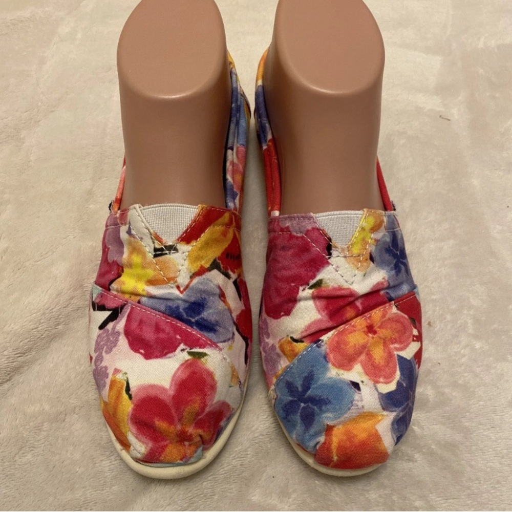 TOMS Women's Vibrant Floral Slip-On Flats - Picture 4 of 13